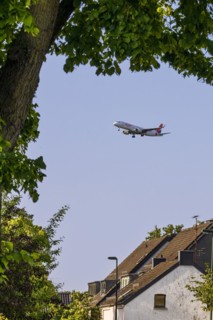 Flight path over residential areas at Duesseldorf Airport