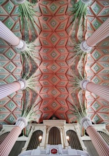 Ceiling vault with organ in the Nikolaikirche