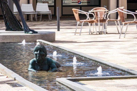 Bronze sculpture Claudia Roth from the figure group Sumpfblueter by Peter Lenk from the artistic collaboration Ausgrabungen with Miriam Lenk