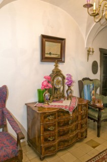 Chest of drawers with 4 drawers