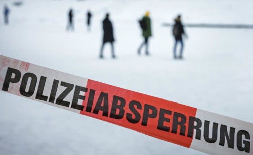 People walk on the frozen Landwehrkanal in Berlin. 11.02.2021.
