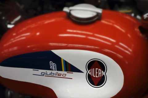 1959 motorcycle Gilera Giubileo 98 tank emblem