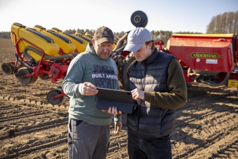 Maize sowing precision drill Vaederstad Tempo