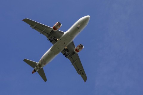 Flight path over residential areas at Duesseldorf Airport