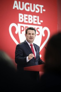 Making progress out of change. A discussion on the occasion of the 160th birthday of the SPD with the award of the August Bebel Prize to Franz Muentefering. Here: Hubertus Heil