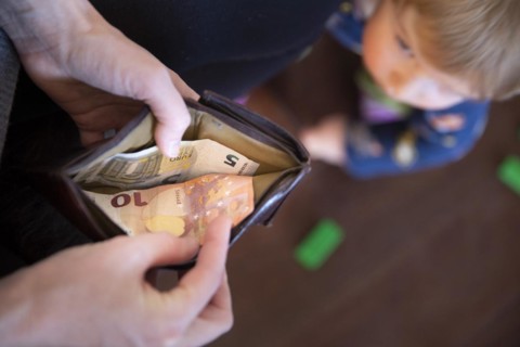 Topic: Poverty in families in Germany.