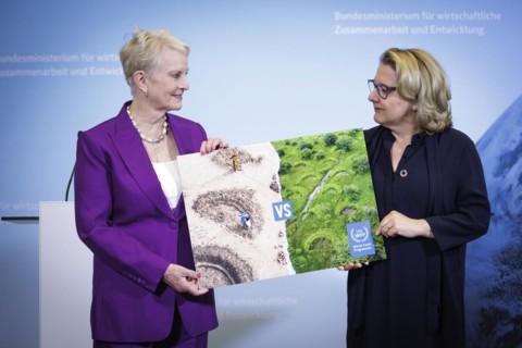 (R-L) Svenja Schulze, Federal Minister for Economic Cooperation and Development, and Cindy McCain,