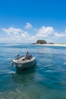 Motorboat bringing tourists to Monuriki or Cast away island