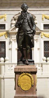 Bronze statue of Goethe by Carl Seffner on the Naschmarkt in front of the Old Stock Exchange