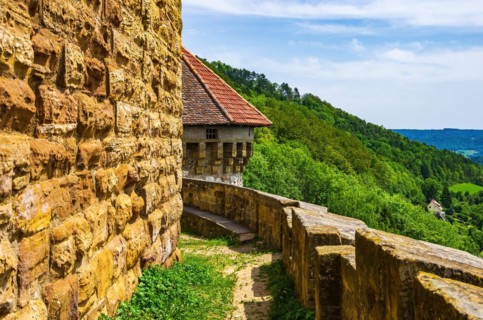 Tour of the Hohenrechberg castle ruins in Rechberg