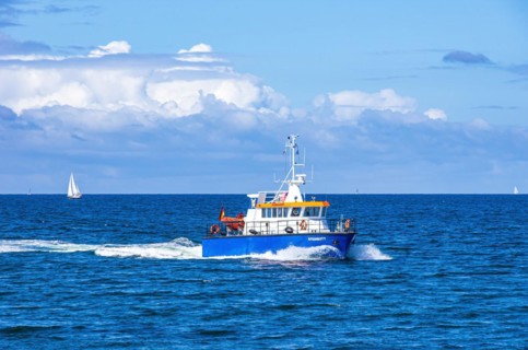 The fisheries patrol boat STEINBUTT approaching the harbour entrance