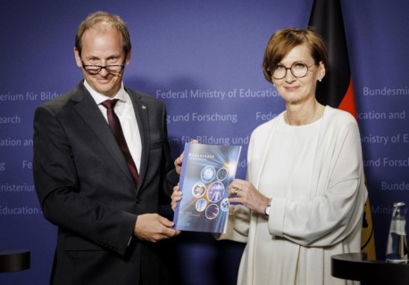 (L-R) Constantin Haefner. Managing Director, Fraunhofer Institute for Laser Technology, Bettina