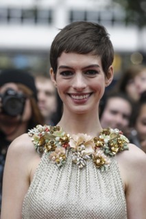 Anne Hathaway attends the European Premiere of The Dark Knight Rises on 18.07.2012 at Leicester Square