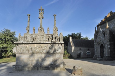 Sculptures at the chapel Notre-Dame-de-Tronoen and calvary at Saint-Jean-Trolimon