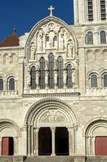 Vezelay labelled les Plus Beaux Villages de France. Facade of basilica St Mary Magdalene.Unesco World heritage. Morvan regional natural park. Via Lemovicensis way to Santiago de Compostela. Yonne depa...