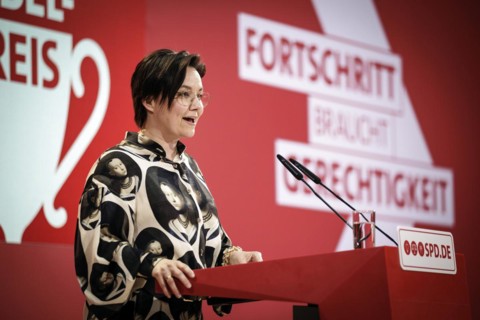 Making progress out of change. A discussion on the occasion of the 160th birthday of the SPD with the award of the August-Bebel-Prize to Franz Muentefering. Here: Michelle Muentefering