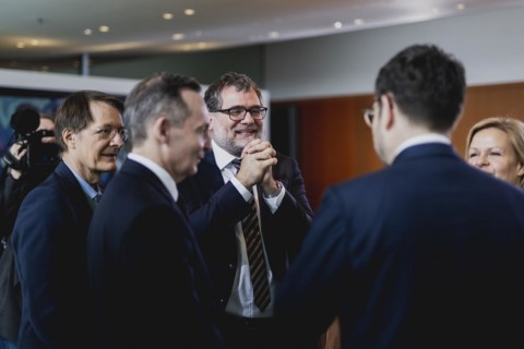 (L-R) Karl Lauterbach (SPD), Federal Minister of Health, Volker Wissing (FDP), Federal Minister of