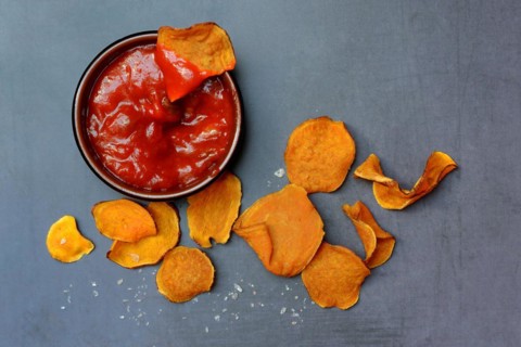 Sweet crisps and salsa sauce