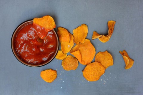 Sweet crisps and salsa sauce