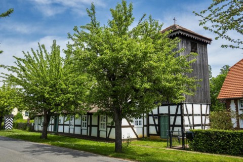 Wuschewier School and Prayer House