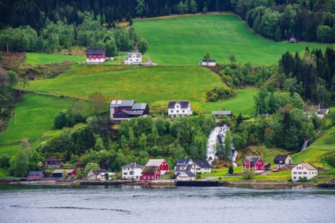 Mountains and Fiord to Olden