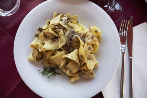 Papardelle a la cingale