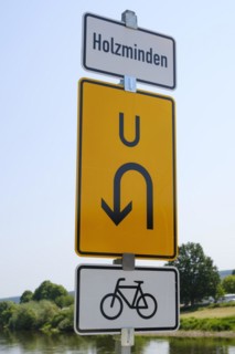 Diversion sign for bicycle traffic