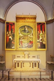 High altar with painting The Burning Bush by painter Nicolas Froment in the Cathedral St-Sauveur