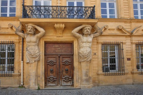 Two atlases at the portal of the Hôtel Maurel de Pontevès