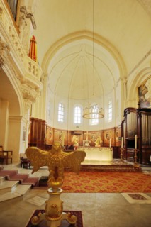 Interior view of the chancel with eagle figure of the Cathédrale Notre-Dame des Doms built 17th century