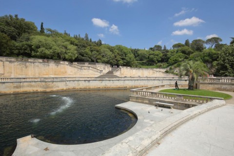 Jardins de la Fontaine with pond