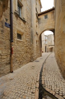 Building and narrow alley Rue du Parage