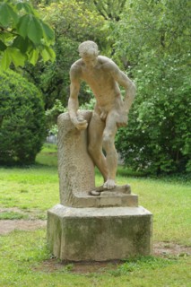 Sculpture with stone in the Jardin d'été