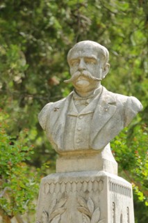 Bust and monument to former mayor Jules Urpar