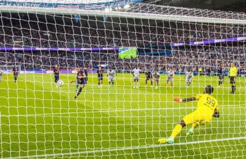 0 for Paris St Germain from the penalty spot