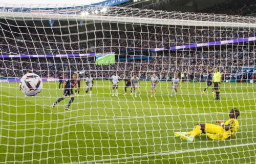 0 for Paris St Germain from the penalty spot