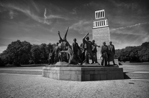 Memorial bell tower and group of figures by Fritz Cremer
