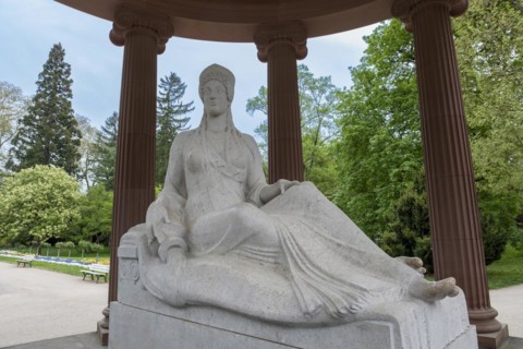 Fountain temple with goddess Hygieia at the Elisabethenbrunnen in the spa gardens of Bad Homburg vor der Höhe