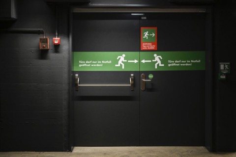 Emergency exit door