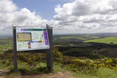 Explanatory panel and view