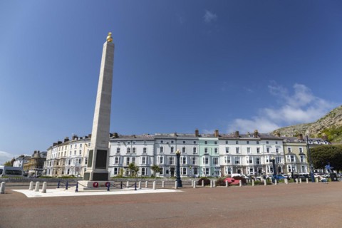 Monument and typical British houses