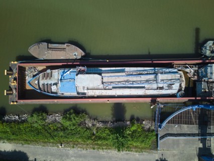 After its sinking in the port of Brohl-Lützing