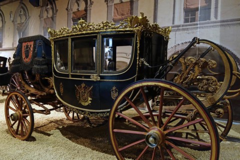 1852 seven-window dress coach