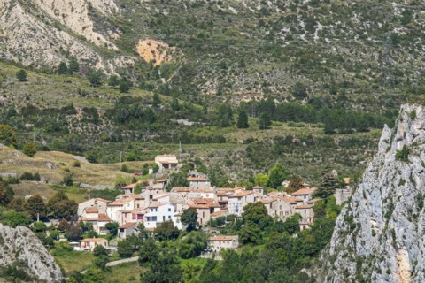 The village Rougon at the entrance to the Gorges du Verdon
