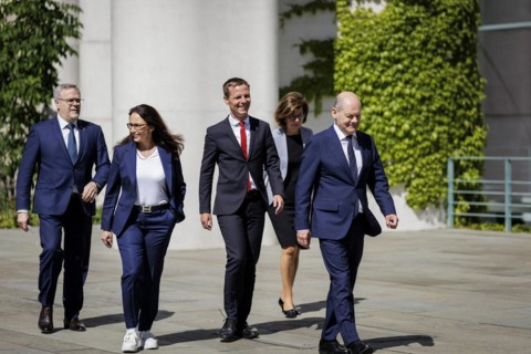 (l.t.r.) Jörg Dittrich, President of the German Confederation of Skilled Crafts, Yasmin Fahimi,