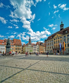 Town Hall and Monument to Prince Albert of Saxe-Coburg and Gotha