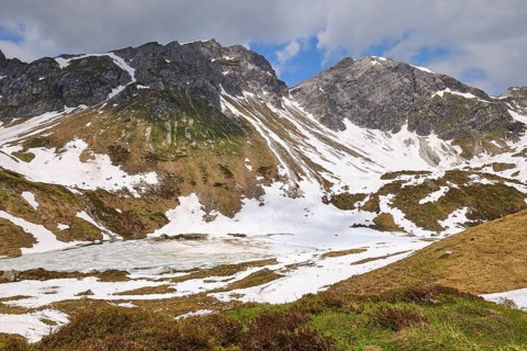 Frozen Zaunersee in Riedingtal Nature Park