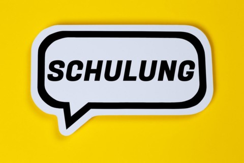Training seminar course workshop learn education in speech bubble communication business concept in Stuttgart