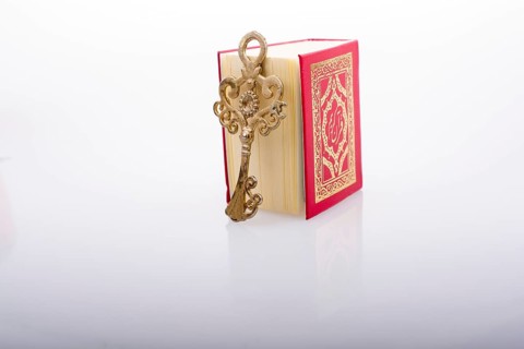 Retro Key and Islamic Holy Book Quran in mini size