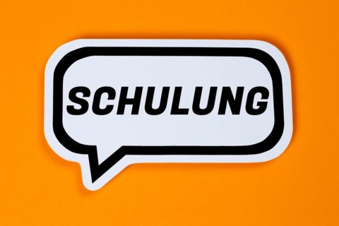 Training seminar course workshop learn education in speech bubble communication business concept in Stuttgart